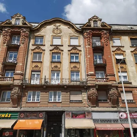 Stylish And Funky Flat In The Heart Of Apartment