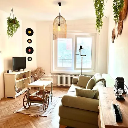 Stylish And Funky Flat In The Heart Of