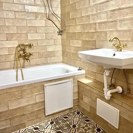 Stylish And Funky Flat In The Heart Of Apartment *