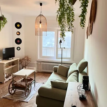 Stylish And Funky Flat In The Heart Of Apartment *