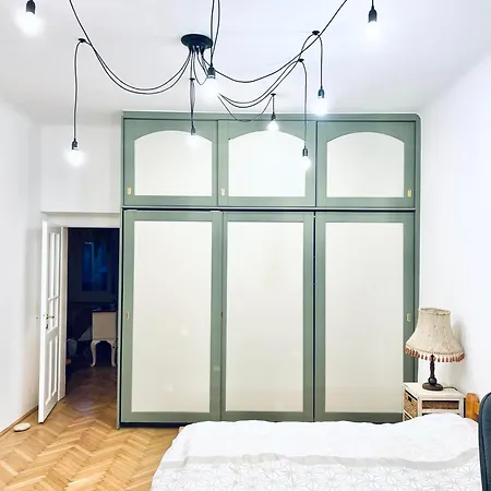 Stylish And Funky Flat In The Heart Of *