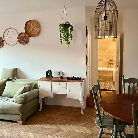 Stylish And Funky Flat In The Heart Of *