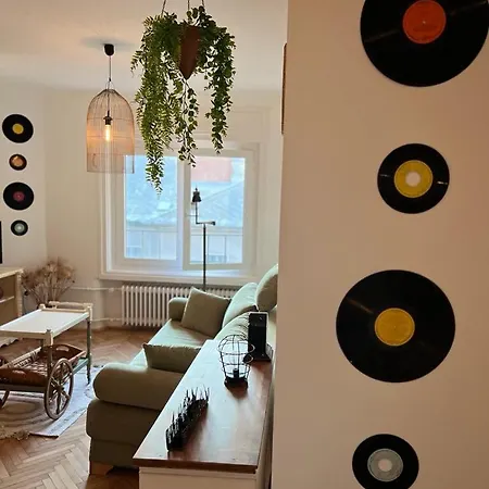 Stylish And Funky Flat In The Heart Of Apartman *