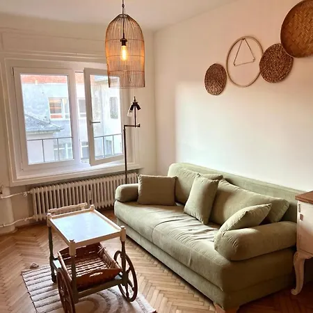 Stylish And Funky Flat In The Heart Of Apartman Debrecen