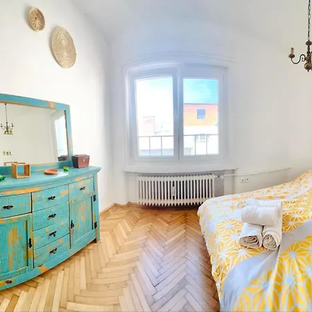 Stylish And Funky Flat In The Heart Of Ντέμπρετσεν