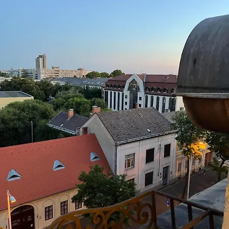 Stylish And Funky Flat In The Heart Of Διαμέρισμα *