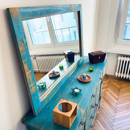 Stylish And Funky Flat In The Heart Of *