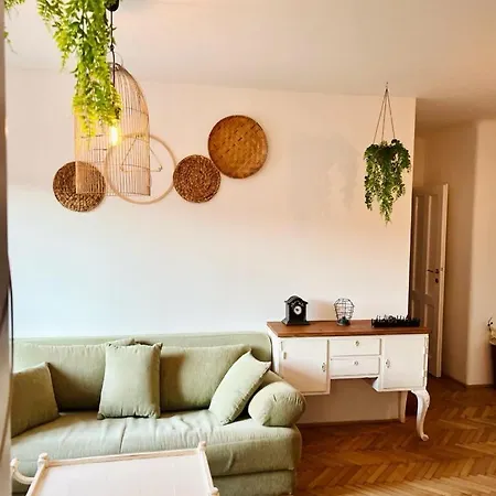 Stylish And Funky Flat In The Heart Of Διαμέρισμα Ντέμπρετσεν