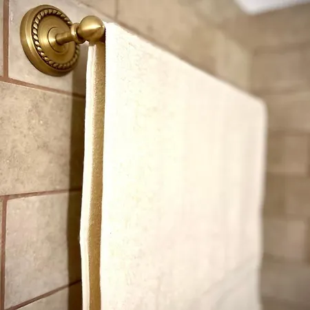 Stylish And Funky Flat In The Heart Of