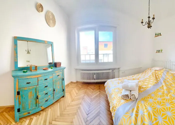 Stylish And Funky Flat In The Heart Of דברצן